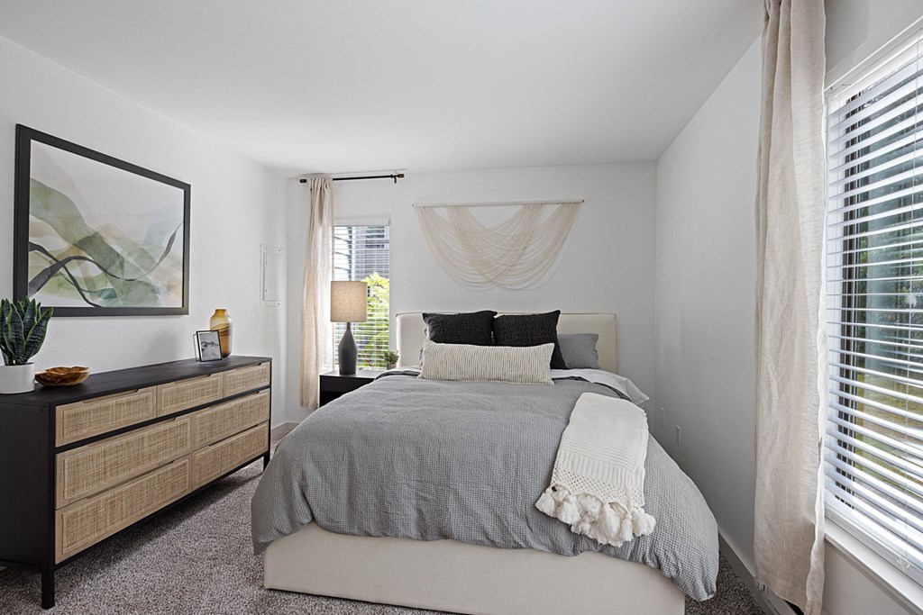 Cozy Bedroom at The Lakes in Bellevue, WA 98007